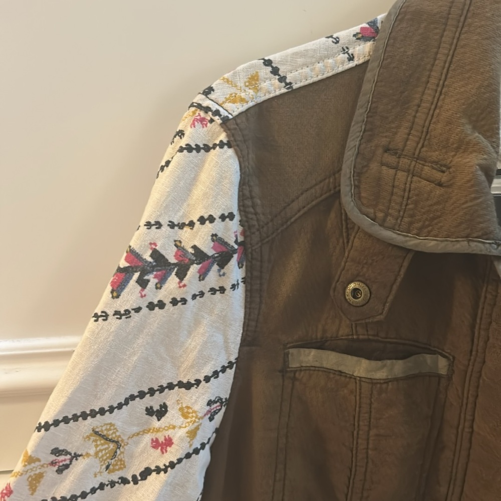 Brown Utility Jacket With Patterned Sleeves Size … - image 4